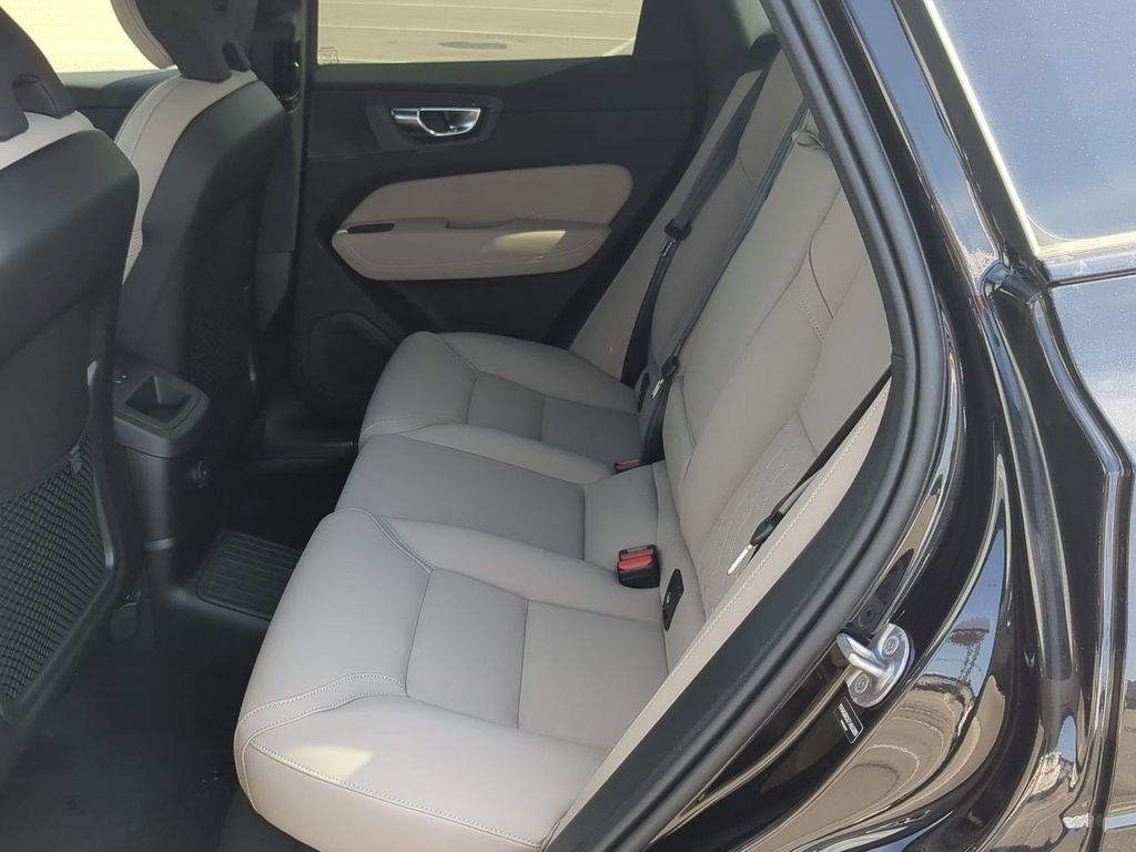 Thumbnail: 2026 Volvo XC60 - 24
