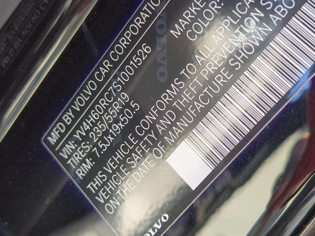 2025 Volvo XC60 T8 Plus 18