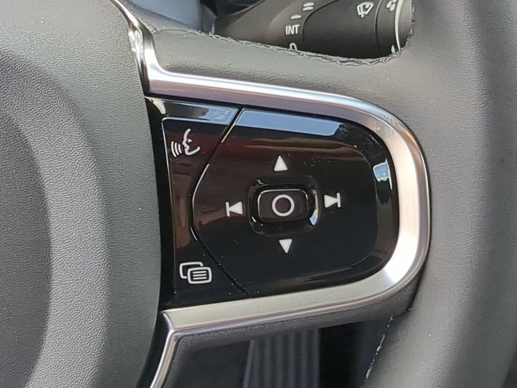 Thumbnail: 2026 Volvo XC60 - 27