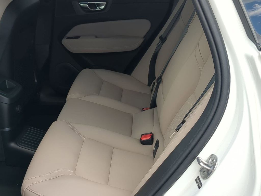 Thumbnail: 2026 Volvo XC60 - 24