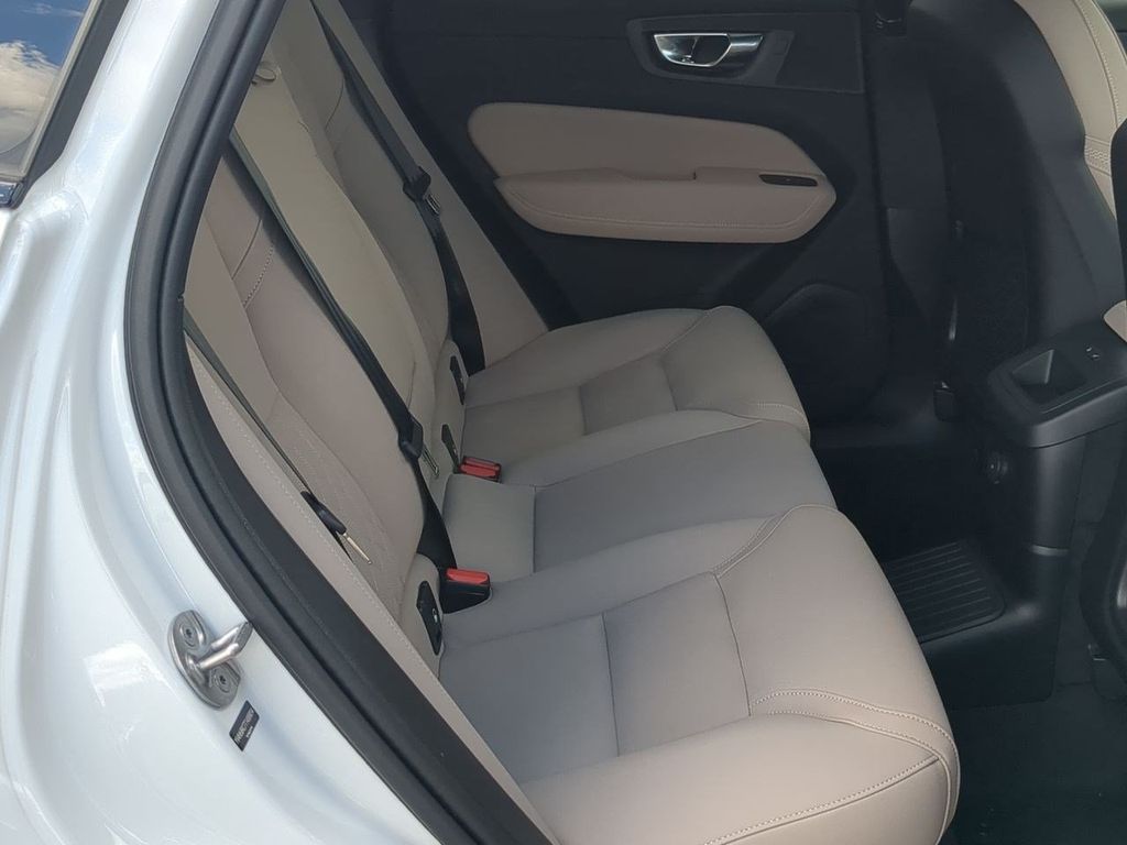 Thumbnail: 2026 Volvo XC60 - 25