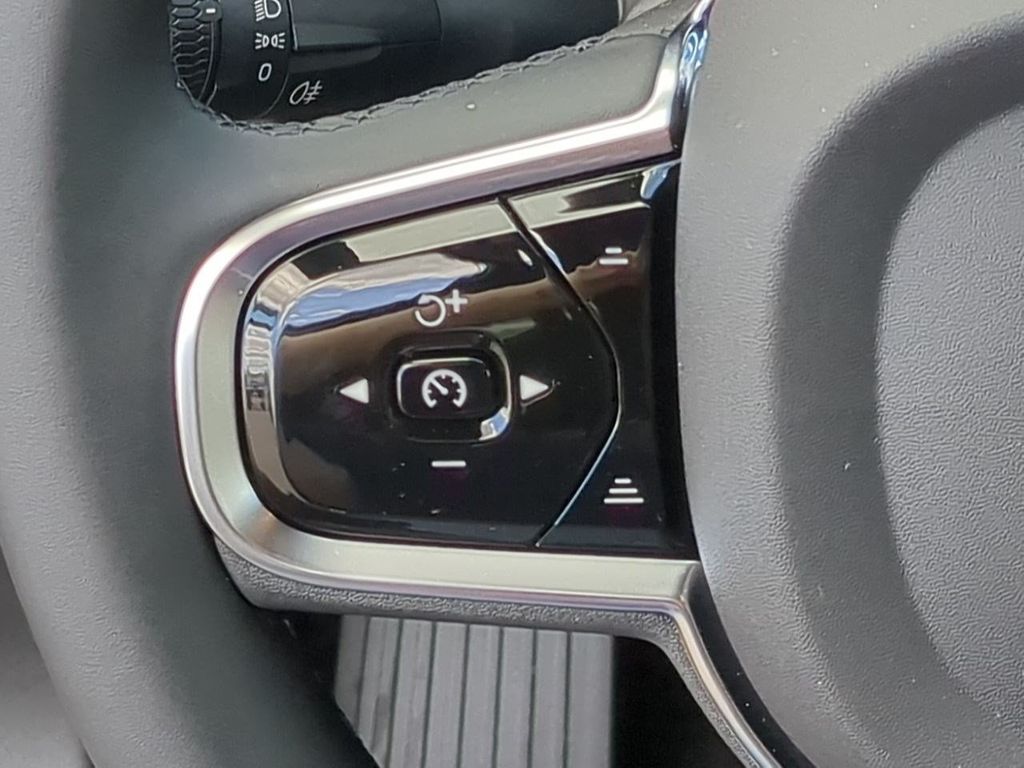 Thumbnail: 2026 Volvo XC60 - 26