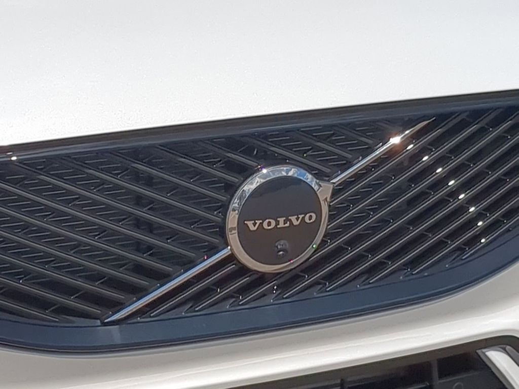 Thumbnail: 2026 Volvo XC60 - 7
