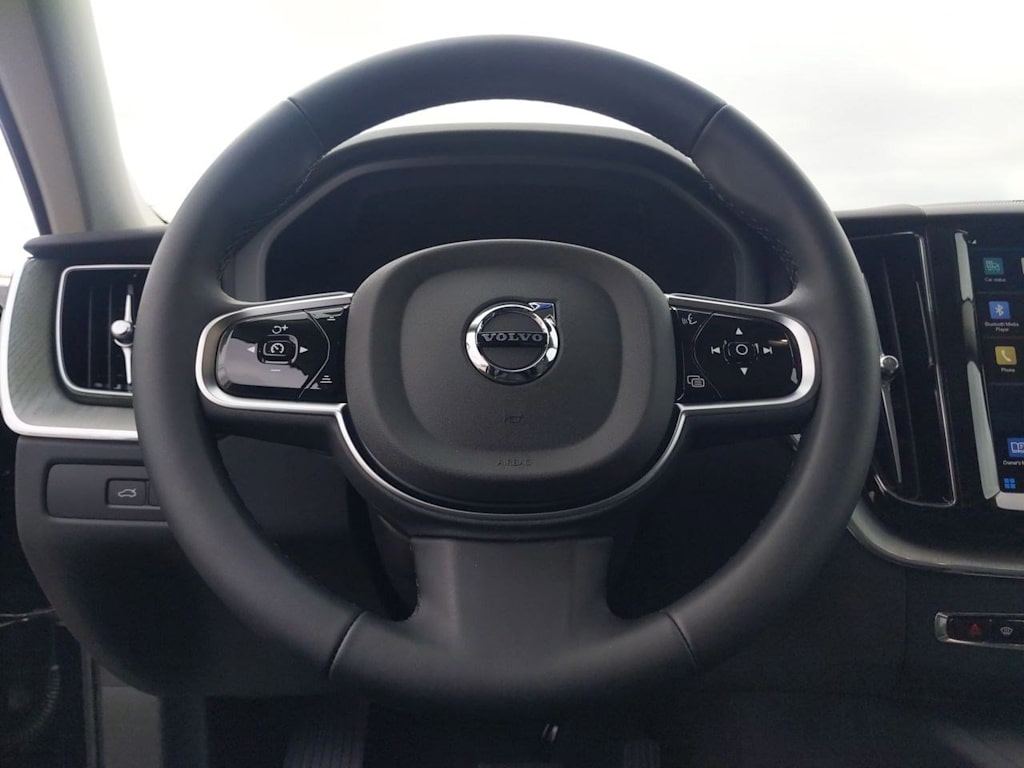 2025 Volvo XC60 T8 Plus 14