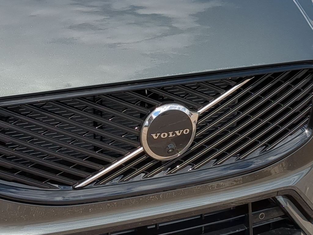 Thumbnail: 2026 Volvo XC60 - 7