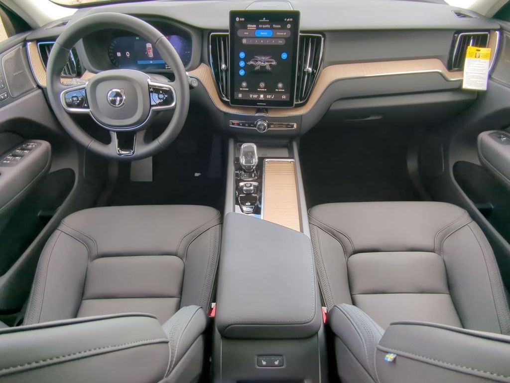 Thumbnail: 2026 Volvo XC60 - 9