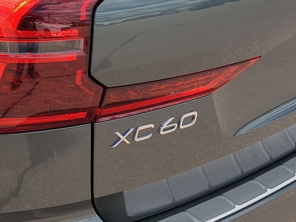 Thumbnail: 2026 Volvo XC60 - 22