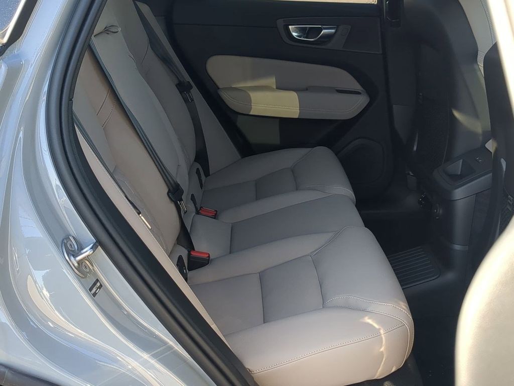 Thumbnail: 2026 Volvo XC60 - 25