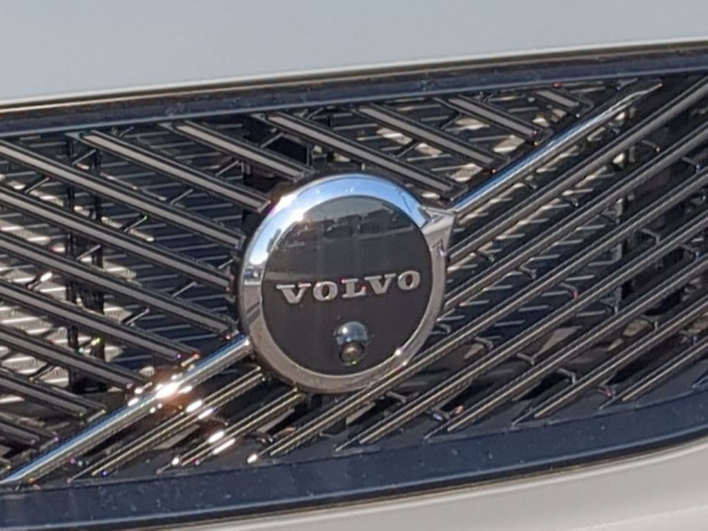 Thumbnail: 2026 Volvo XC60 - 7