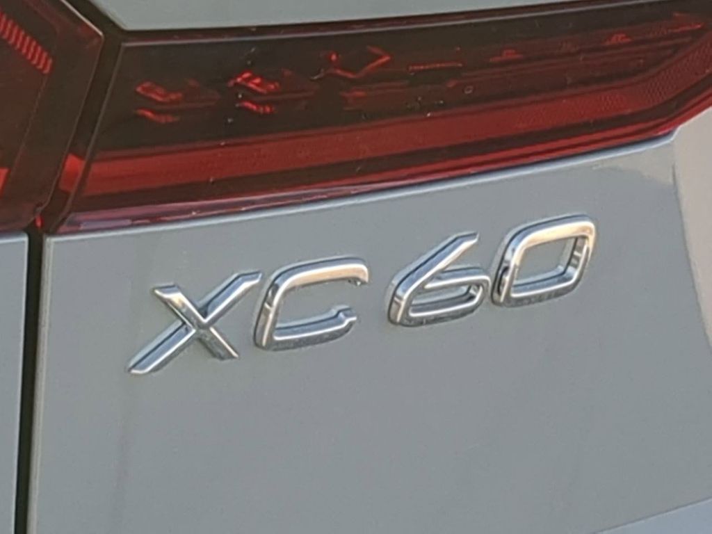 Thumbnail: 2026 Volvo XC60 - 22