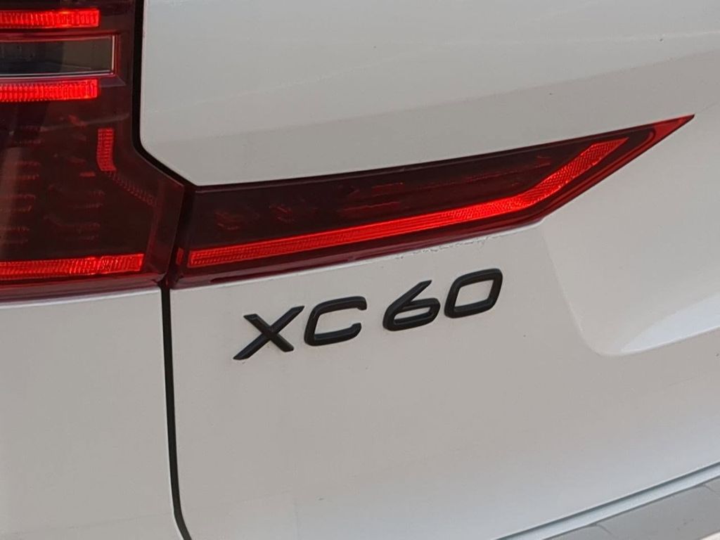 Thumbnail: 2026 Volvo XC60 - 22