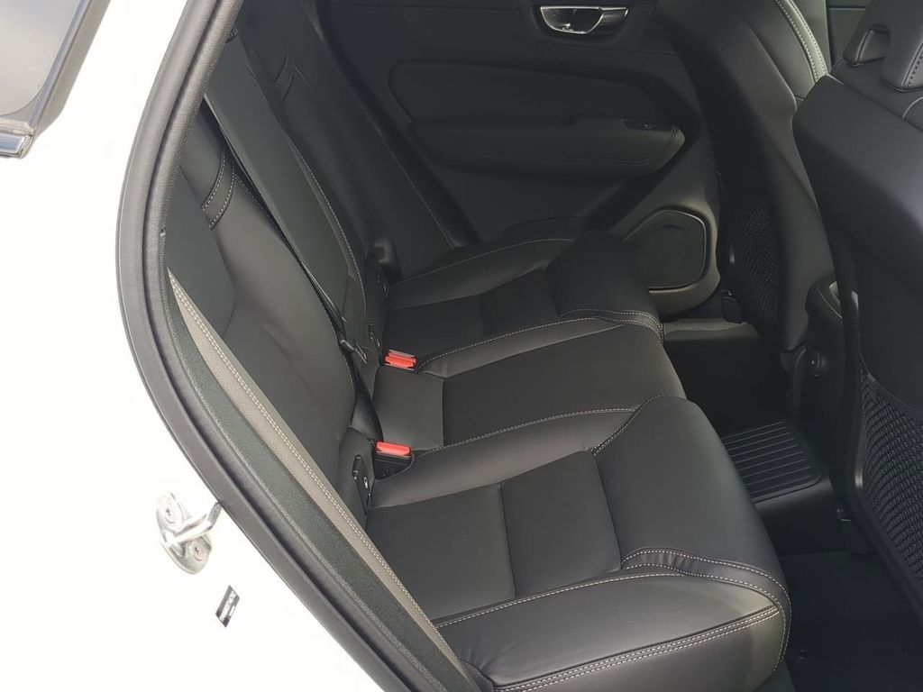 Thumbnail: 2026 Volvo XC60 - 25