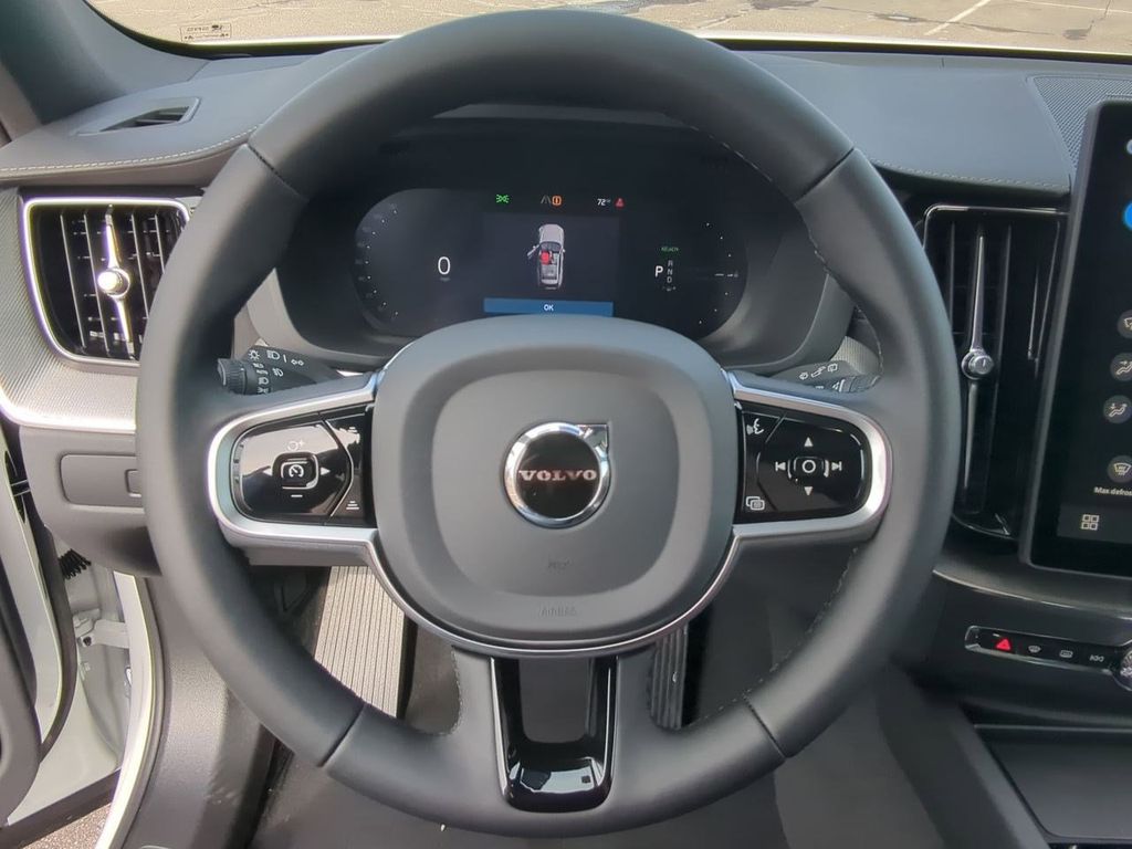 Thumbnail: 2026 Volvo XC60 - 13
