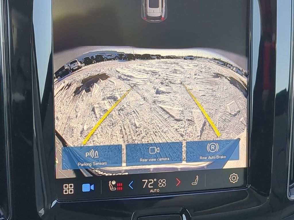 Thumbnail: 2025 Volvo XC60 - 31