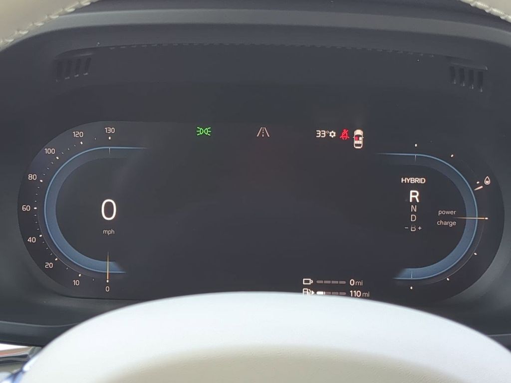 Thumbnail: 2025 Volvo XC60 - 16