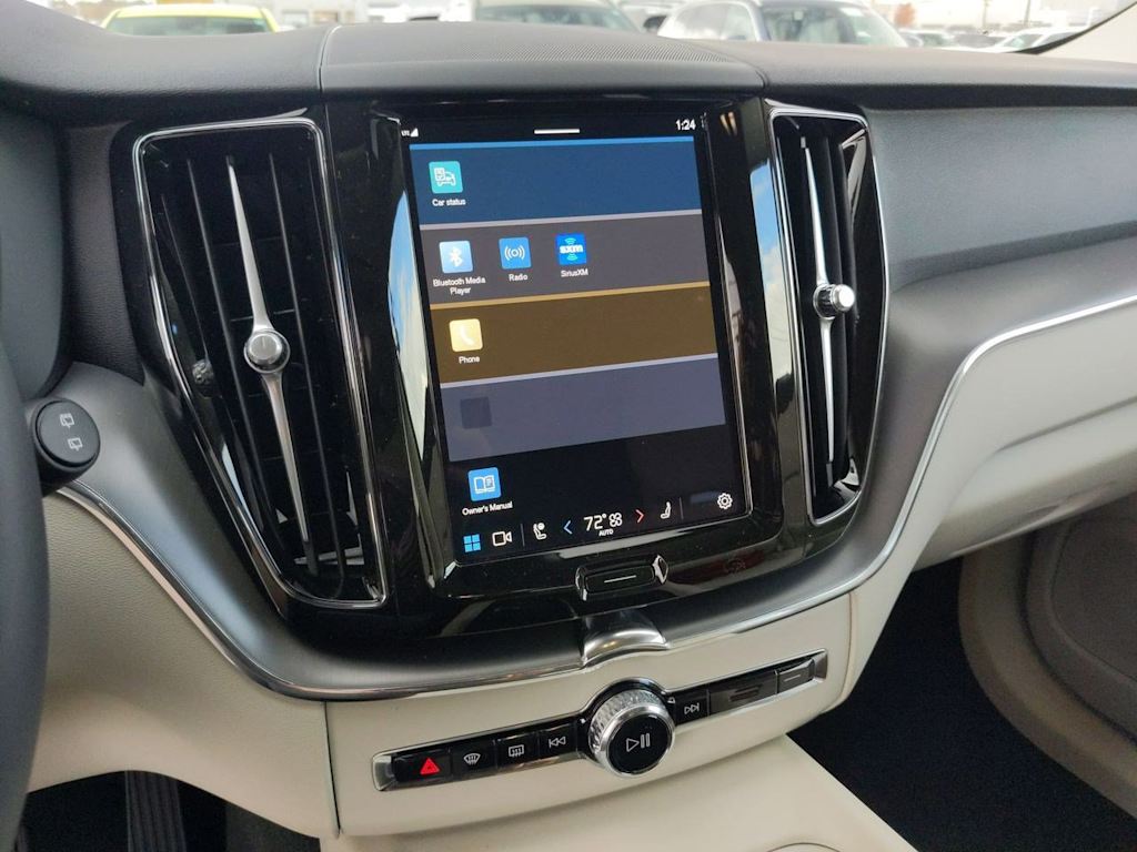 2025 Volvo XC60 T8 Core 14