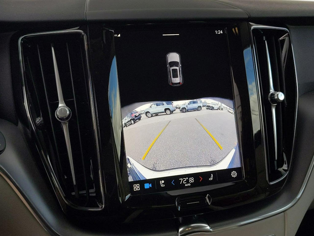 2025 Volvo XC60 T8 Core 24