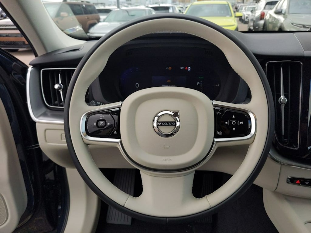 2025 Volvo XC60 T8 Core 13