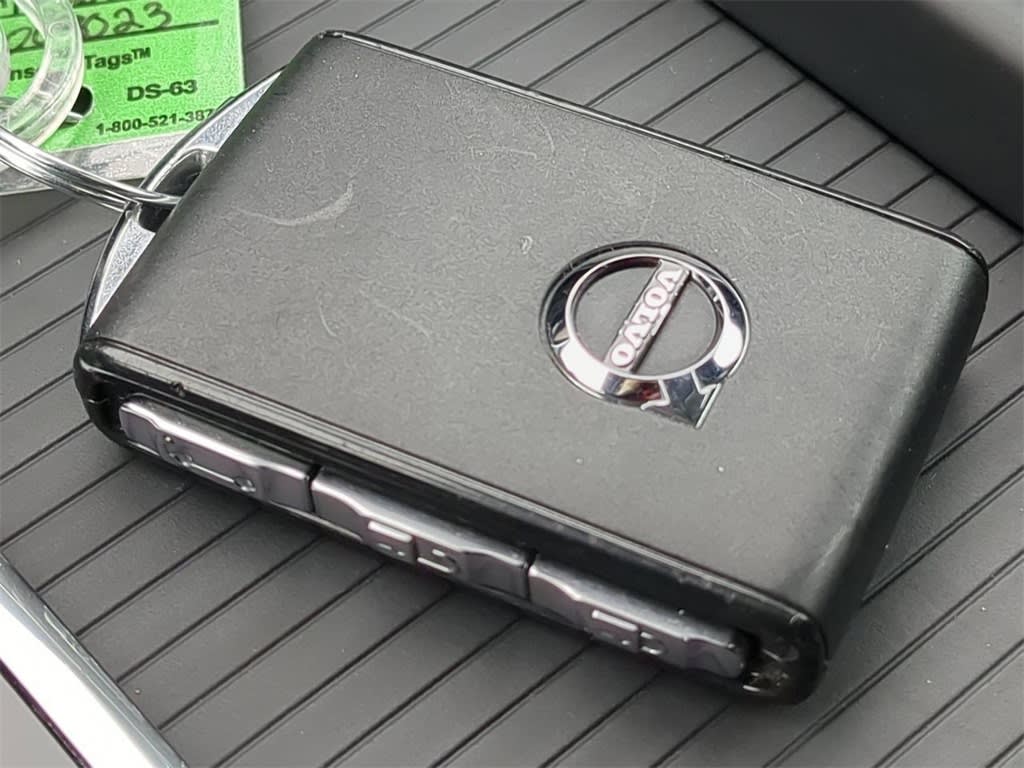 Thumbnail: 2025 Volvo XC60 - 18