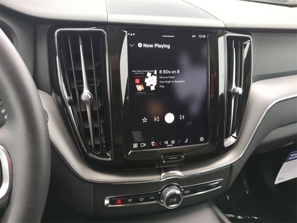 Thumbnail: 2025 Volvo XC60 - 14