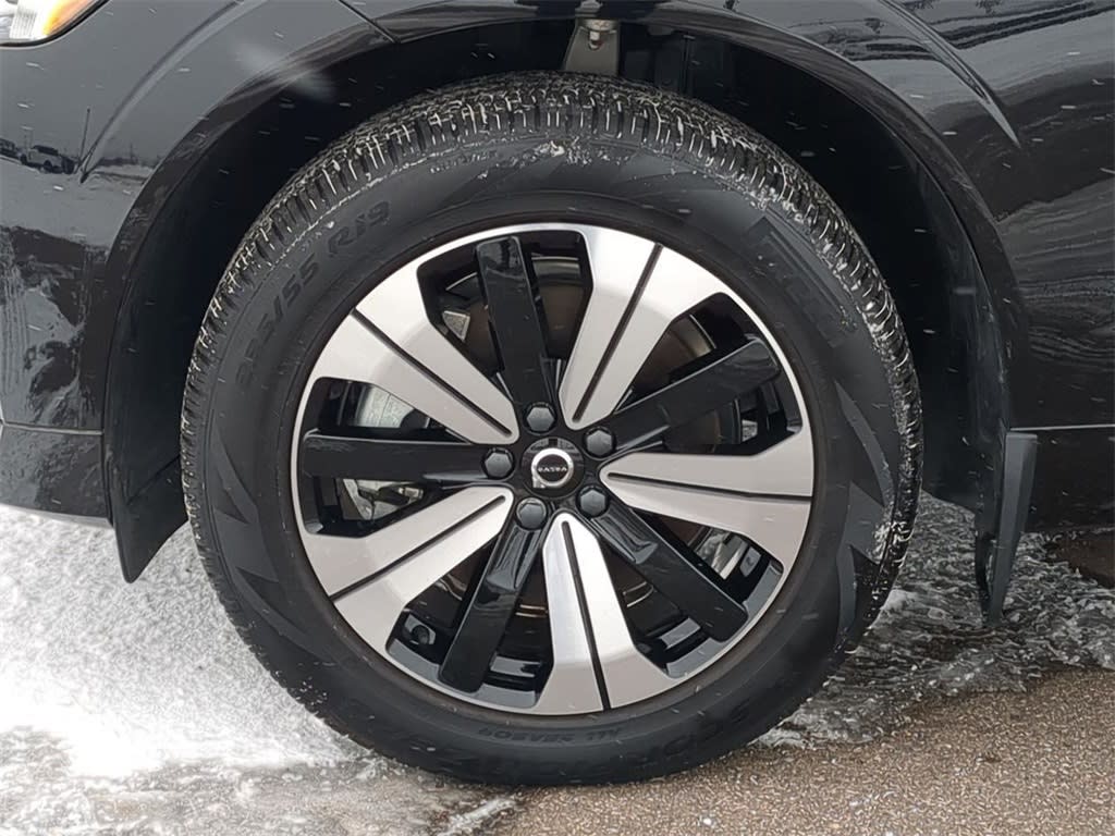 Thumbnail: 2025 Volvo XC60 - 8