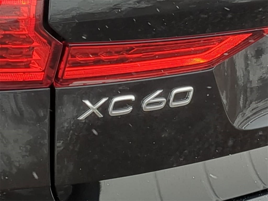 Thumbnail: 2025 Volvo XC60 - 23