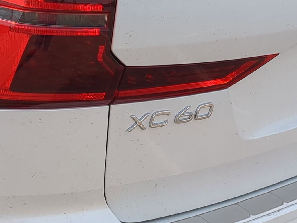 Thumbnail: 2026 Volvo XC60 - 23