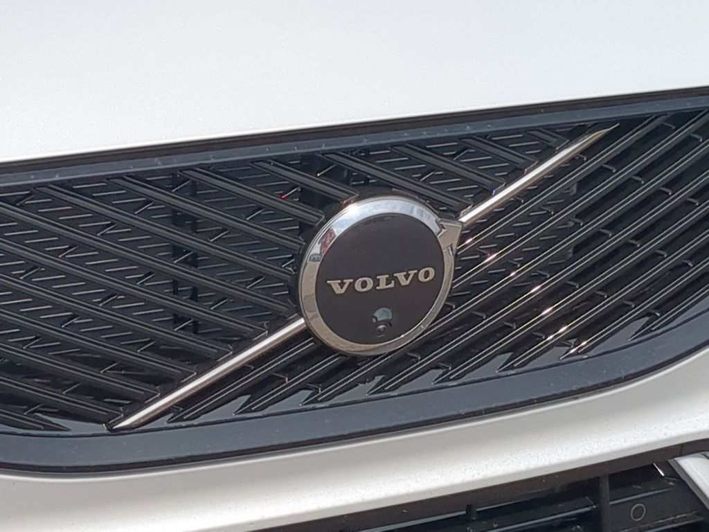 Thumbnail: 2026 Volvo XC60 - 7