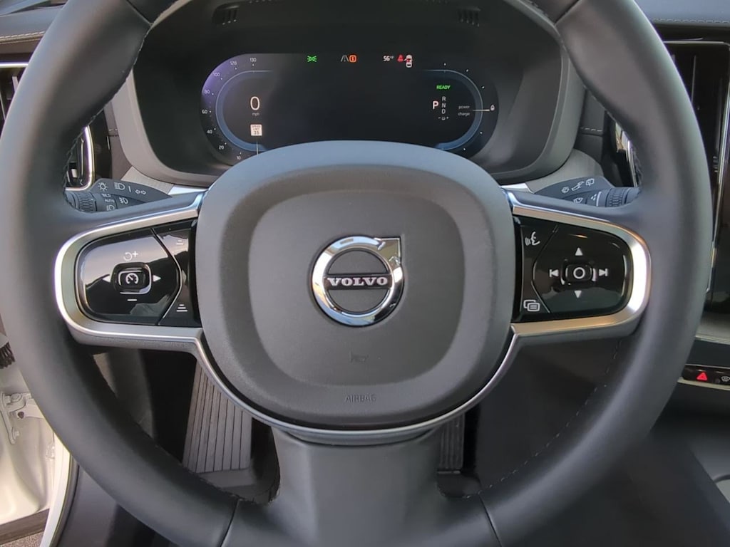 2025 Volvo XC60 T8 Ultimate 29