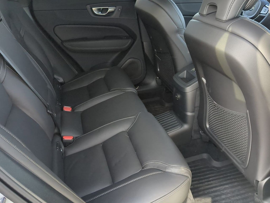 2025 Volvo XC60 T8 Ultimate 26