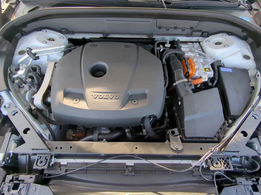 2025 Volvo XC60 T8 Ultimate 9