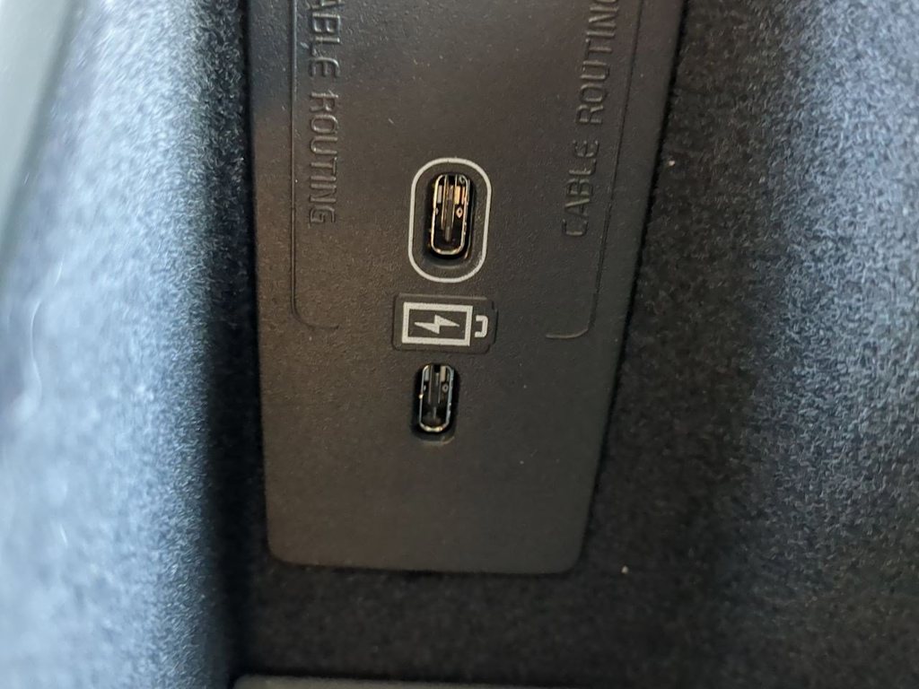 2025 Volvo XC60 T8 Ultimate 36
