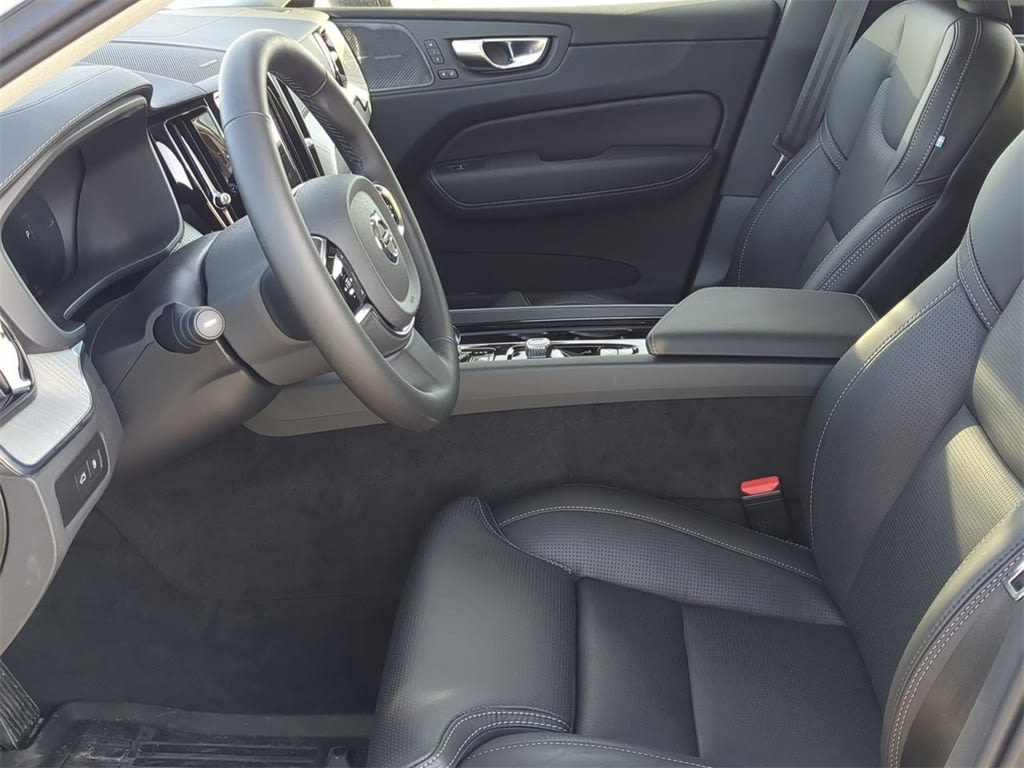 Thumbnail: 2025 Volvo XC60 - 11