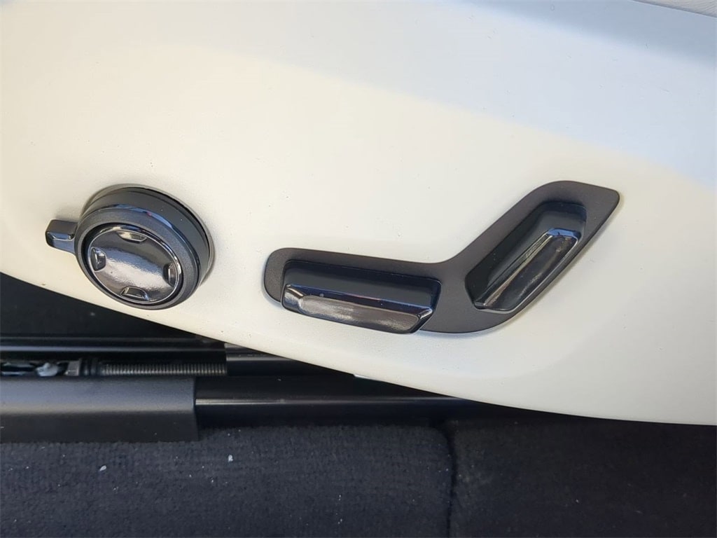 Thumbnail: 2026 Volvo XC60 - 24