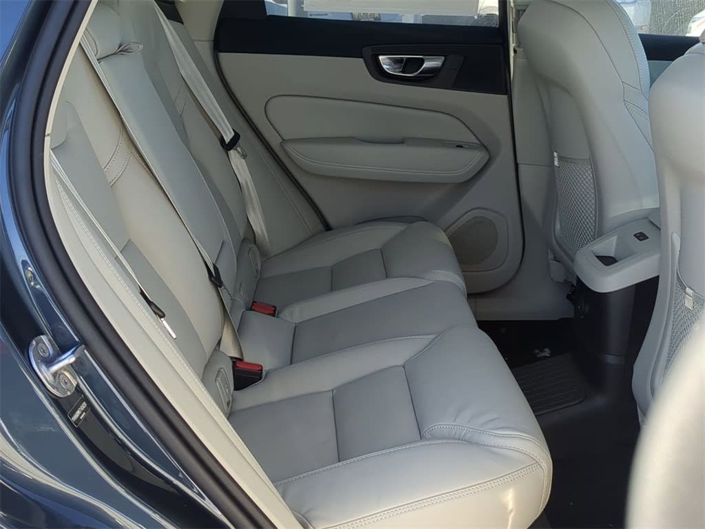 Thumbnail: 2026 Volvo XC60 - 25