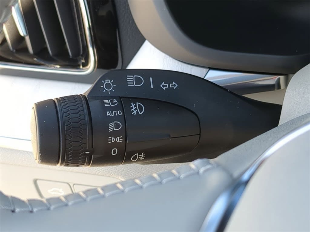 Thumbnail: 2026 Volvo XC60 - 29