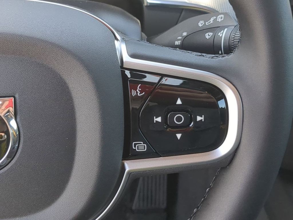 Thumbnail: 2026 Volvo XC60 - 26