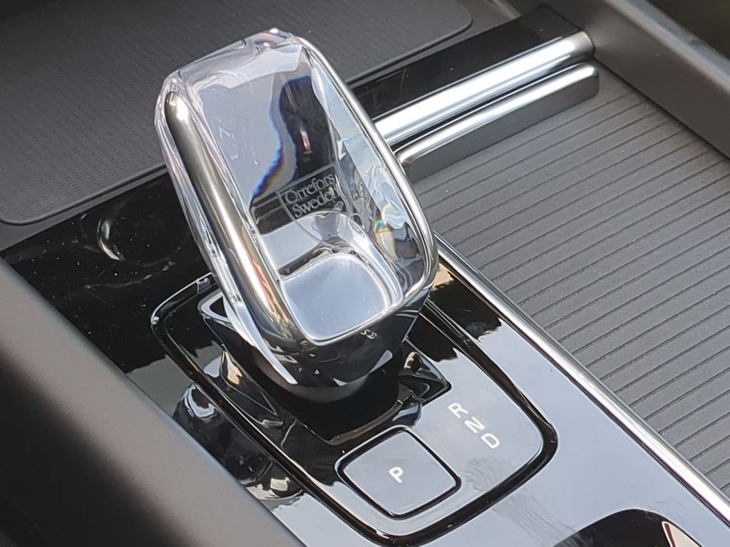 Thumbnail: 2026 Volvo XC60 - 15
