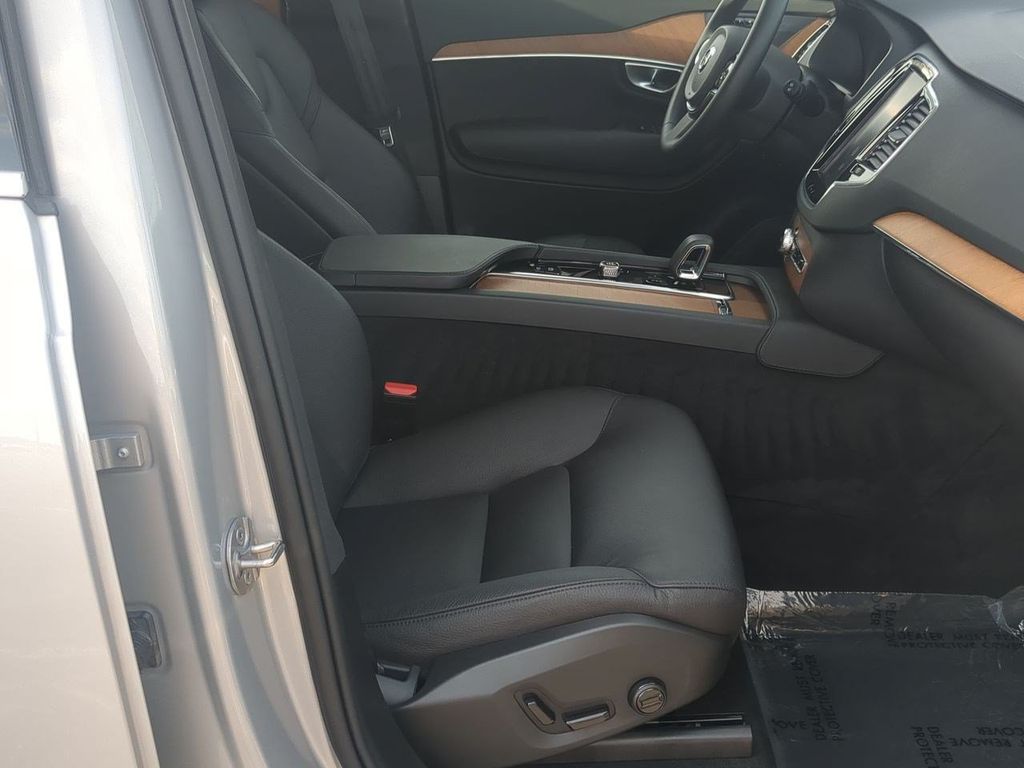 Thumbnail: 2024 Volvo XC90 - 11