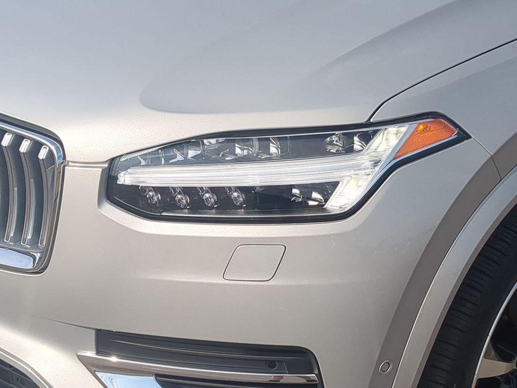 Thumbnail: 2024 Volvo XC90 - 21