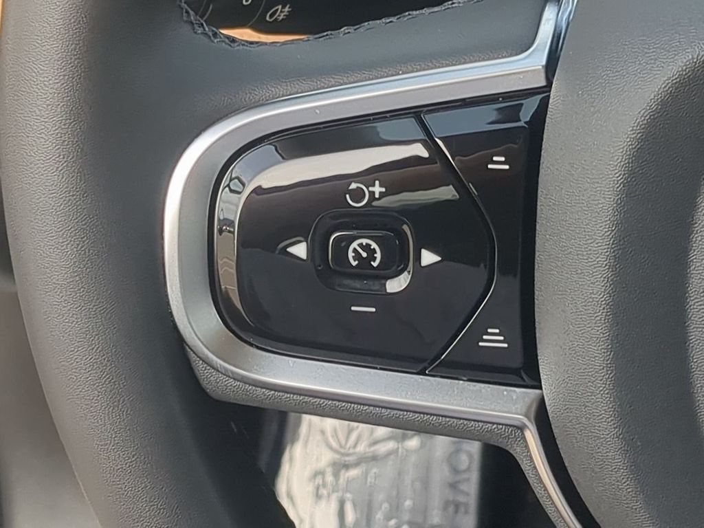 Thumbnail: 2024 Volvo XC90 - 26