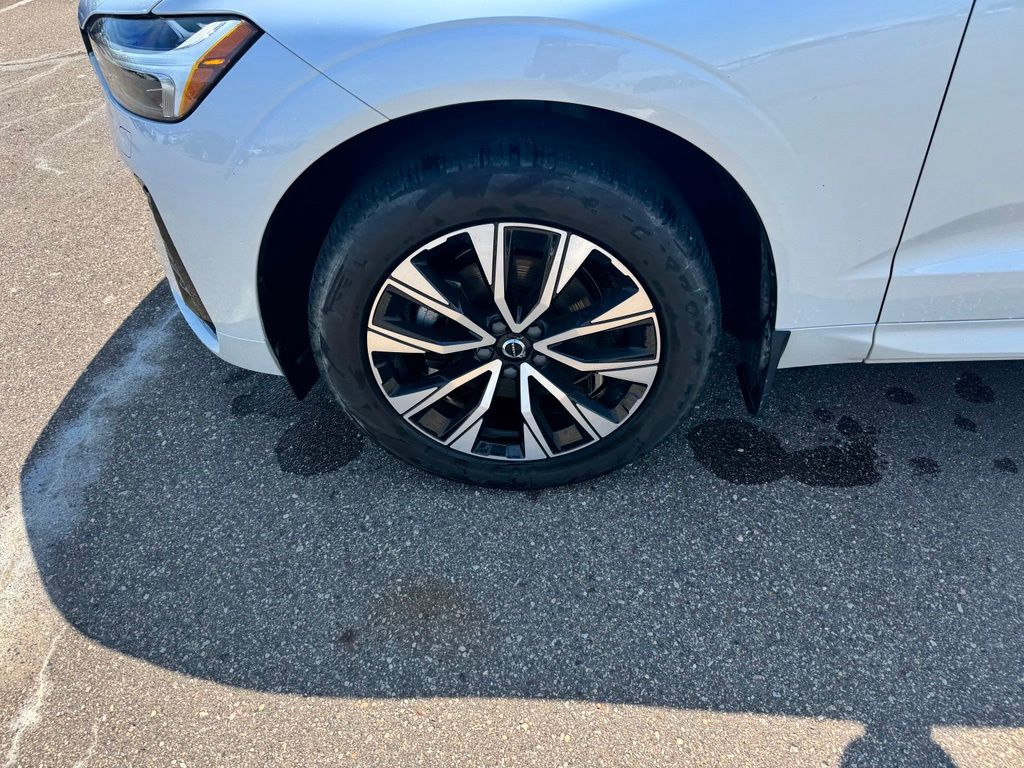 Thumbnail: 2024 Volvo XC60 - 7
