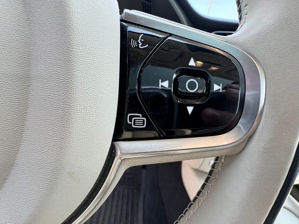Thumbnail: 2024 Volvo XC60 - 23