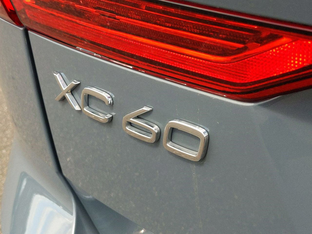 2022 Volvo XC60 B5 Momentum 21