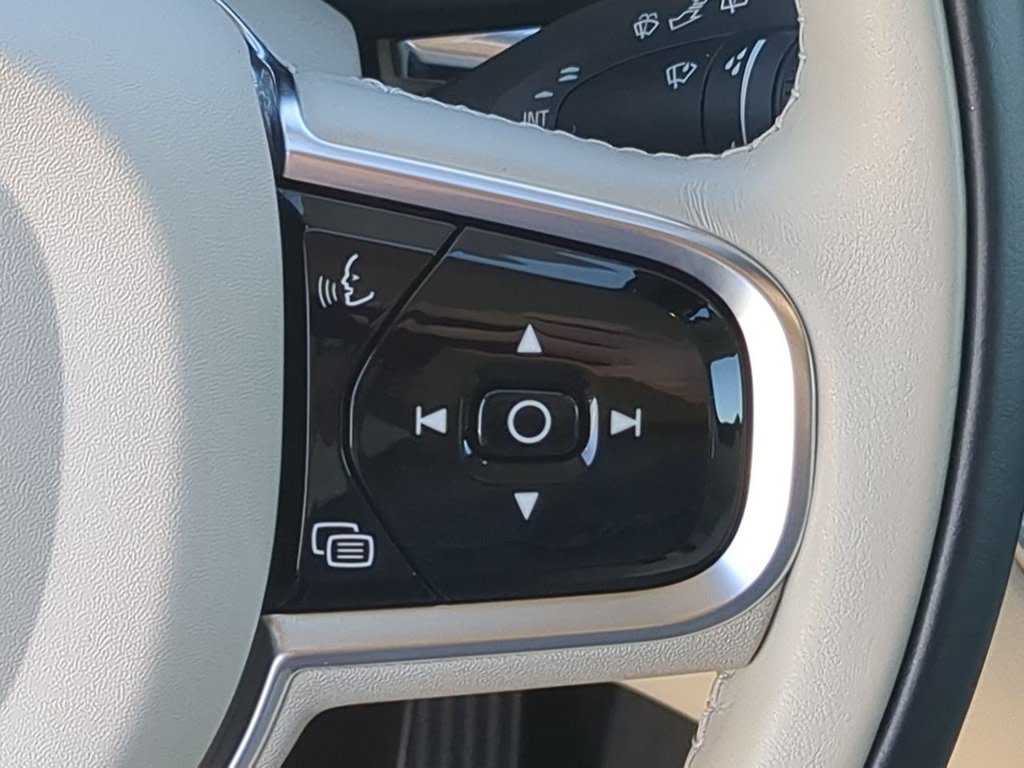 Thumbnail: 2024 Volvo XC60 - 27