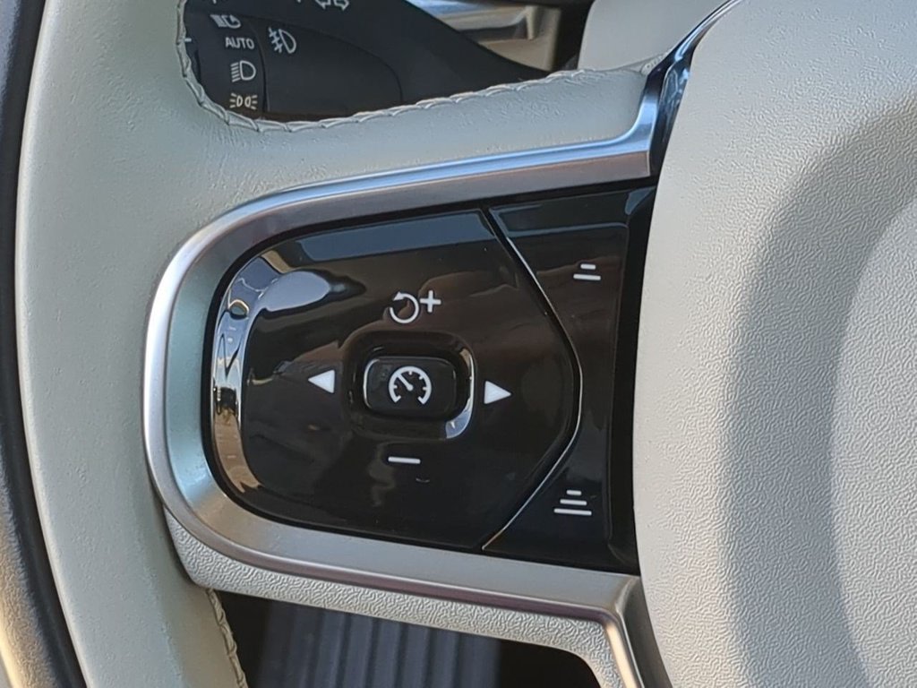 Thumbnail: 2024 Volvo XC60 - 26
