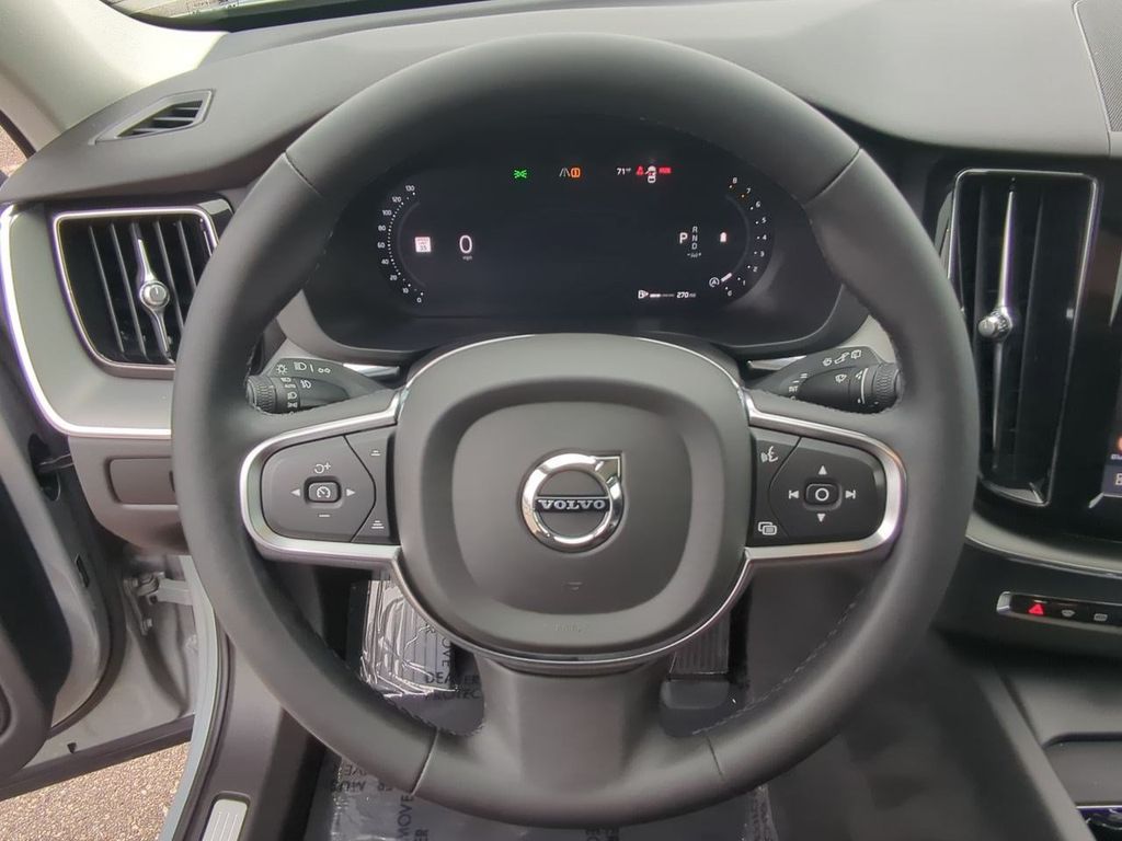 Thumbnail: 2024 Volvo XC60 - 13