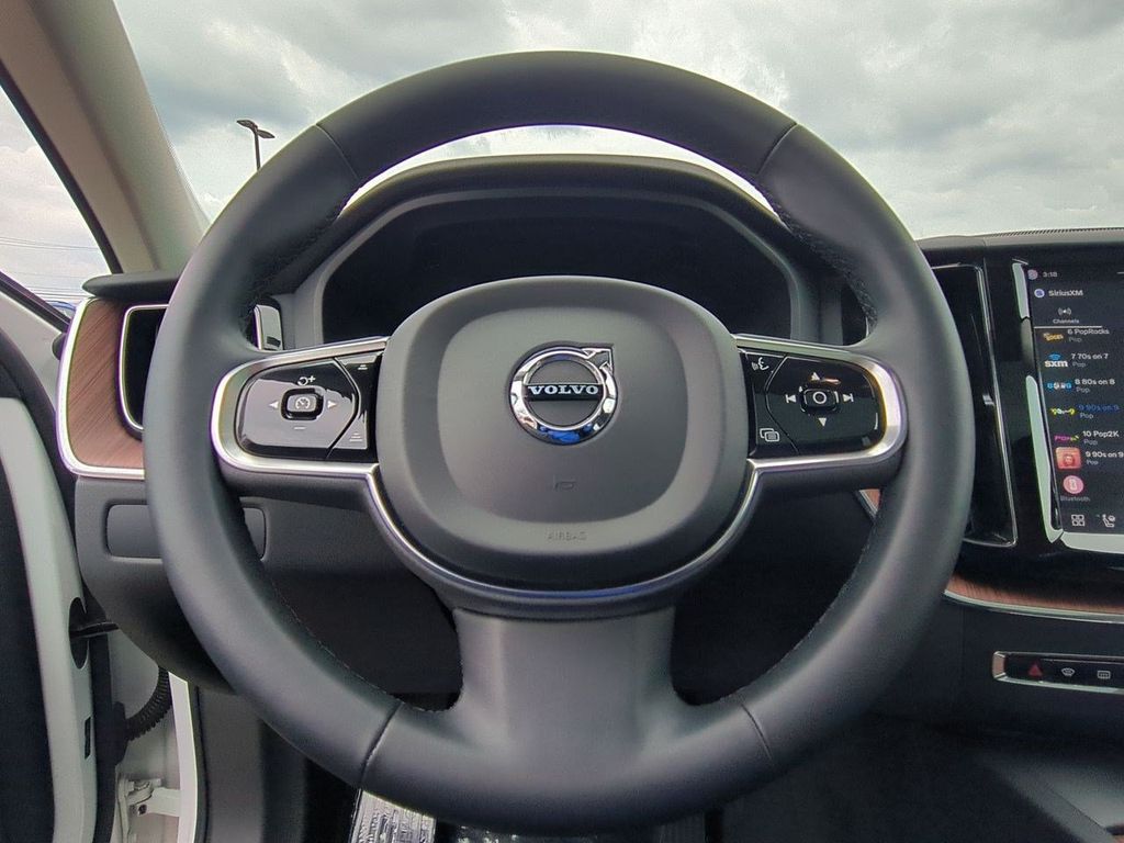Thumbnail: 2024 Volvo XC60 - 14