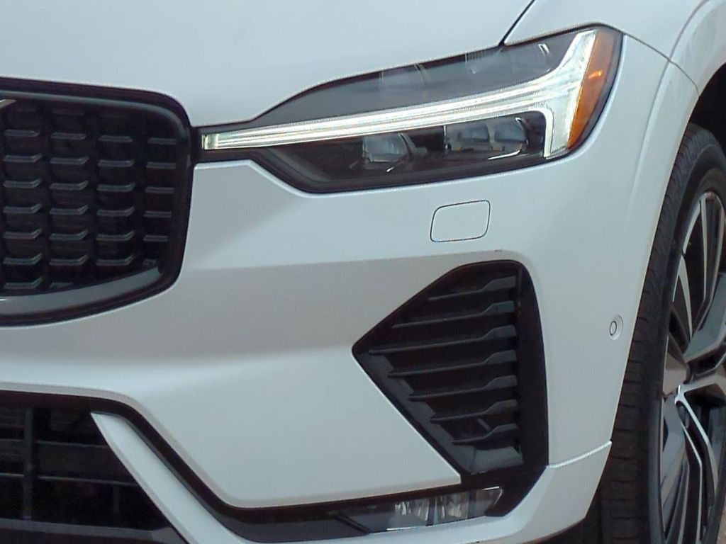 Thumbnail: 2024 Volvo XC60 - 24