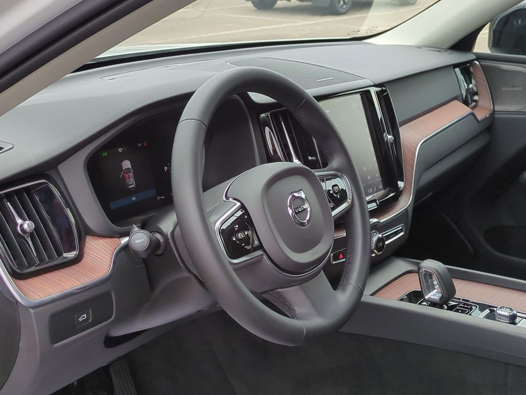 Thumbnail: 2024 Volvo XC60 - 2